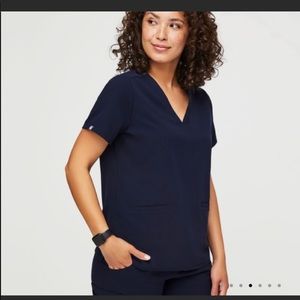 Figs 3 pocket scrub top